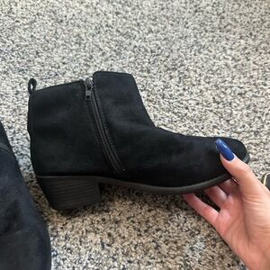 Black ankle heeled boots